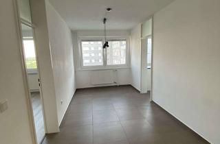 Wohnung kaufen in 67069 Pfingstweide, Großzügige 4 Zimmer Wohnung mit ca. 100 m² Wohnfläche, Balkon und Aufzug in Ludwigshafen