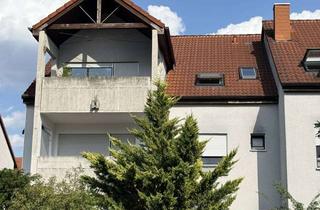 Wohnung kaufen in Schwetzinger Straße 98/100, 68766 Hockenheim, 2-Zimmer-DG-Wohnung mit Balkon, Stellplatz und Sonnenuntergangsblick in Hockenheim
