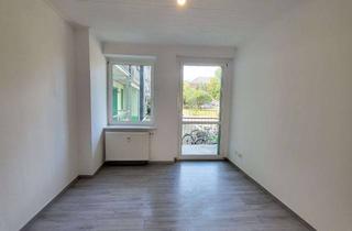 Wohnung mieten in Puschkinstraße 21, 04838 Eilenburg, Ideal für Singles & Paare: 2 Zimmerwohnung in Erdgeschoss mit Balkon + Badewanne + EBK-Option!