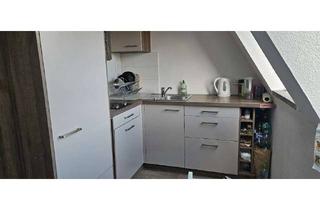 Wohnung mieten in Ludwig-Jahn-Straße 15, 07545 Gera, Nachmieter gesucht für 3-Raum-Dachgeschosswohnung. Übernahme Einbauküche möglich.