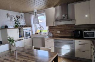 Wohnung mieten in 86399 Bobingen, Helle 4-Zimmer-Wohnung mit großem Südbalkon, Einbauküche, Kamin und Garage im 1. Obergeschoss!