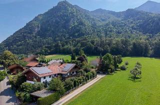 Haus kaufen in 83250 Marquartstein, Panoramalage der Extraklasse - Stilvolles Anwesen mit Burgblick in Marquartstein
