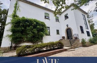Villa kaufen in 67655 Innenstadt, Repräsentative Stadtvilla mit parkähnlichem Grundstück am Stadtpark