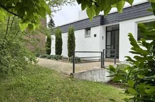 Haus kaufen in Bulacher Straße 29, 76275 Ettlingen, TOP sanierter BUNGALOW in toller Lage in Ettlingen, nahe der Alb