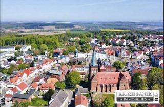 Mehrfamilienhaus kaufen in 18528 Bergen, Voll vermietet auf Rügen – Mehrfamilienhaus mit sechs Wohnungen und Stellplätzen