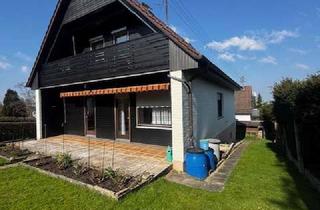 Haus kaufen in Walzenmühlenstr. 12, 70771 Leinfelden-Echterdingen, Gepflegtes 1-2 Fam. Haus mit EBK, Terrasse und Balkon sowie Einzelgarage in L.E. TO 70771 Stetten