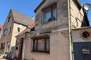 Haus kaufen in Große Wallstraße 33, 19306 Neustadt-Glewe, Kompaktes Altstadtgrundstück mit Abriss-/Sanierungsobjekt in Neustadt-Glewe