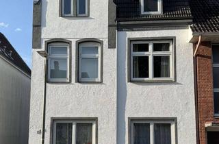 Villa kaufen in 25813 Husum, Stadtvilla mit drei vermieteten Wohneinheiten in Bestlage von Husum