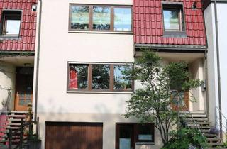 Haus mieten in 72793 Pfullingen, Lichtdurchflutetes Reihenmittelhaus mit Garten, Balkon, Terrasse & Garage in ruhiger Lage