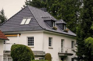 Wohnung kaufen in 42281 Barmen, In idyllischer Grünlage: Gepflegte 3-Zimmer-Dachgeschosswohnung mit großer Dachterrasse & Garage