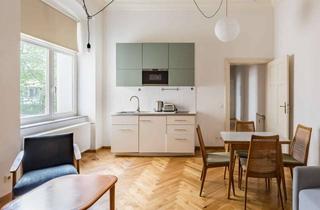 Wohnung kaufen in Gneisenaustraße 99, 10961 Kreuzberg, Repräsentativer Gründerzeitaltbau mit viel Charme in Kreuzberg