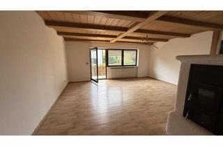 Wohnung mieten in Tölzer Straße, 83666 Waakirchen, Charmantes Wohnglück in Waakirchen: frisch renoviert, mit Kaminofen und viel Platz