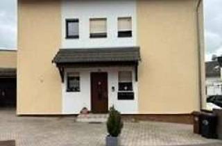 Haus kaufen in 65520 Bad Camberg, Freistehendes Dreifamilienhaus in Bad Camberg Balkon, Terrasse, 1 Garage und sonnigem Garten in ruhi