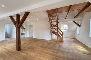 Wohnung kaufen in 72250 Freudenstadt, Kernsanierte Dachgeschosswohnung mit Balkon und Galerie in attraktiver Lage von Freudenstadt