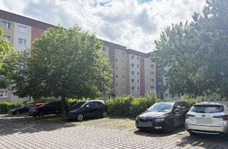 Wohnung kaufen in 07552 Bieblach-Ost, Freie 3-Raum-Eigentumswohnung mit Loggia und Stellplatz in Gera