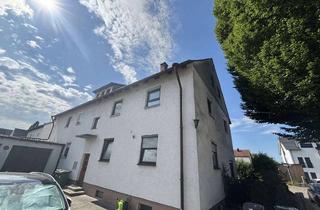 Wohnung kaufen in 93055 Schwabelweis, Charmante 2 Zi. Dachgeschosswohnung – modernisiert