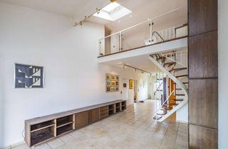 Wohnung kaufen in 41069 Holt, Stilvolle Galeriewohnung mit großzügigem Wohnambiente in begehrter Lage