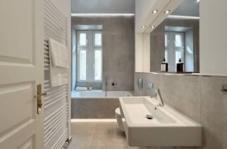 Wohnung kaufen in Wöhlertstraße 11, 10115 Mitte, Moderne 2-Zimmer-Altbauwohnung mit exklusivem Badezimmer