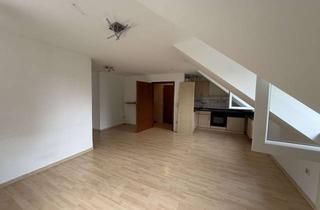 Wohnung kaufen in 91448 Emskirchen, Sofort bezugsfreie 2-Zimmer-Wohnung mit Stellplatz und Spitzboden