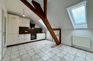 Wohnung mieten in Kirchenstraße 12, 84431 Rattenkirchen, Schöne, großzügige 3-Zimmer-Dachgeschosswohnung mit Sichtdachstuhl und Einzelgarage