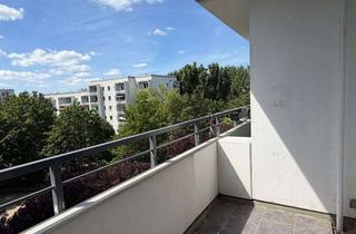 Wohnung mieten in Havelländer Ring 57, 12629 Hellersdorf, in Sanierung für die kleine Familie - mit Balkon und Wannenbad - leider ohne Aufzug!