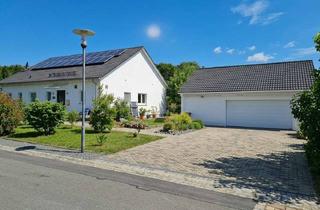 Haus kaufen in 91320 Ebermannstadt, Ebenerdiges Wohnglück mit Komfort und Zukunftspotential - Provisionsfrei!