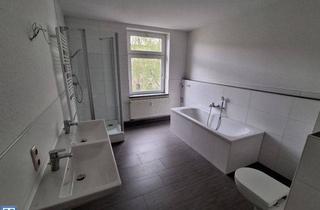 Wohnung mieten in Lessingstraße 18, 08626 Adorf, Großzügiges Wohnen über den Dächern von Adorf – Charmante 4-Raum-Dachgeschosswohnung mit Einbauküche