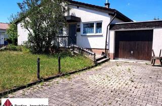 Haus kaufen in 78549 Spaichingen, 78549 Spaichingen: Freistehendes 1-FH in ruhiger Sackgasse, Garten & Einliegerwohnung & 2 Garagen