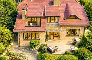 Villa kaufen in 61184 Karben, Das ist es! Charakter-Villa mit parkähnlichem Garten und unverbaubarem Ausblick