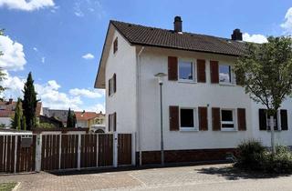 Haus kaufen in 76676 Graben-Neudorf, Traumhaft! Renovierungsbed. EFH mit Swimmingpool, 2 Bädern, Garagen, Nebengebäuden + tollem Garten