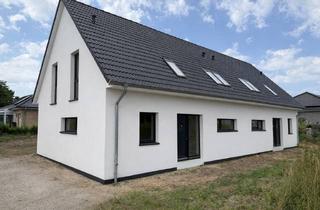 Doppelhaushälfte kaufen in 24326 Ascheberg, Exklusive Doppelhaushälfte im Rohbau – Gestaltungsfreiheit in traumhafter Lage am See