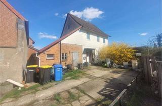 Einfamilienhaus kaufen in 31099 Woltershausen, Sanierungsbedürftiges Einfamilienhaus in ruhiger Ortsrandlage