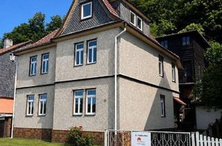Haus kaufen in 96515 Sonneberg, Zweifamilienhaus mit vermieteter Erdgeschosswohnung und vielseitigen Nutzungsmöglichkeiten