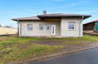 Haus kaufen in 53949 Dahlem, Platz für Ihre Ideen: Ebenerdiger Bungalow mit großem Garten und Entwicklungspotenzial