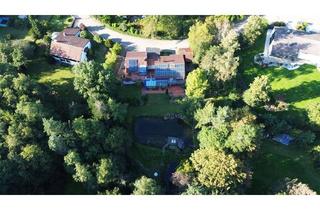 Villa kaufen in 90537 Feucht, Exklusiv. Privat. NaturverbundenIhre Villa mit Waldflair & Wasserlauf