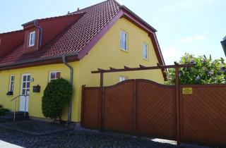 Haus kaufen in 18551 Sagard, Bezugsfrei: Schönes Haus mit Hof, Garten und großem Nebengelass