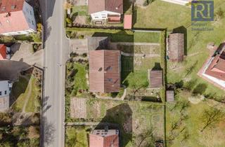 Haus kaufen in 97355 Abtswind, Zweifamilienhaus | leerstehend | Doppelgarage | 1.085 m² | Abtswind