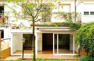 Haus mieten in Franz-Rücker-Allee 88, 60487 Bockenheim, Familienhaus mit Garage, EBK, Balkon, großem Garten, Tresor, Glasdach und Panoramafenstern