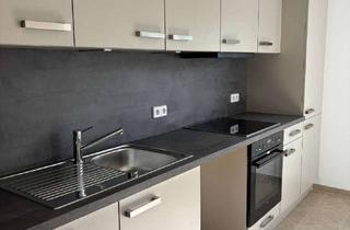 Wohnung mieten in Teltower Damm 54, 14165 Zehlendorf, Einziehen & wohlfühlen: Vollmodernisierte 3 Zimmerwohnung mit EBK in Bestlage von Zehlendorf