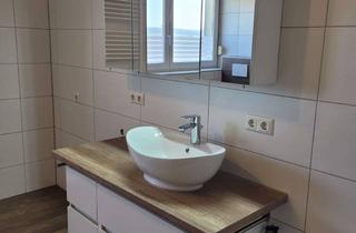Wohnung mieten in Obertorstraße, 97268 Kirchheim, Neues Bad & bezugsfrei! Sonnenhelle Wohnung mit Ausblick, 2 Dachterrassen und EBK