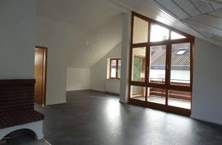 Wohnung mieten in 73529 Schwäbisch Gmünd, Helle 4-Zimmer-Dachgeschosswohnung mit Kamin, Balkon und Garage – Zeitmietvertrag (2 Jahre)