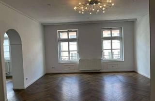 Wohnung mieten in 61348 Bad Homburg, Stilaltbauwohnung mit großen, hohen Räumen und Einbauküche in der Fußgängerzone!