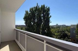 Wohnung mieten in Naumburger Ring 40, 12627 Hellersdorf, Single-Wohnung mit Balkon und Wannenbad - nur für EINE Person!