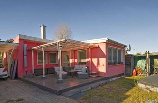 Haus kaufen in 14947 Nuthe-Urstromtal, Freizeit Bungalow in Seenähe, Carport, Kamin , Küche, Bad, Wintergarten, 2 Zimmer, große Terrasse, P