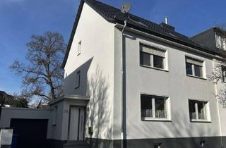 Haus kaufen in 52351 Düren, Ein Haus mit viel Platz, guter Raumaufteilung und einem pflegeleichten Garten – ideal für Familien,