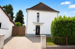 Einfamilienhaus kaufen in 51371 Leverkusen, Charmantes freistehendes Einfamilienhaus mit großem Potenzial und Garten