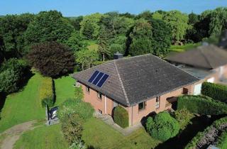 Einfamilienhaus kaufen in 24799 Friedrichsholm, Einfamilienhaus mit Einliegerwohnung auf schönem Grundstück in Friedrichsholm nahe Rendsburg
