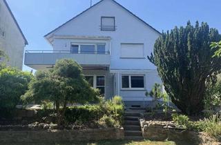 Haus kaufen in 76275 Ettlingen, Freistehendes Zweifamilienhaus mit großem Garten und vielseitigen Nutzungsmöglichkeiten zu verkaufen