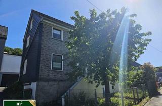 Wohnung kaufen in 42855 Remscheid, Wie in einer Maisonettewohnung, aber freistehend: Fachwerkhaus ohne Garten in Lüttringhausen!