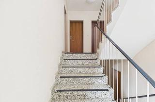 Wohnung kaufen in 22529 Hamburg, Vermietete Kapitalanlage in gefragter Lage mit Tiefgaragenstellplatz